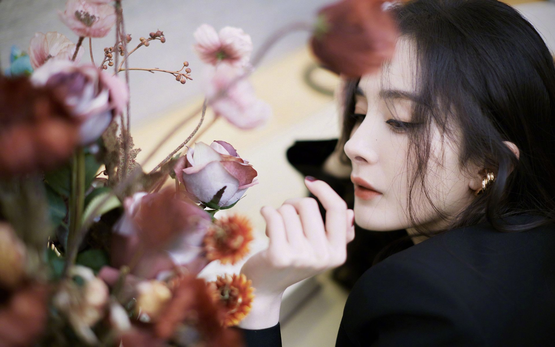 极限0.3秒，迈凯伦绝杀红牛之夜，拉塞尔改写单圈历史