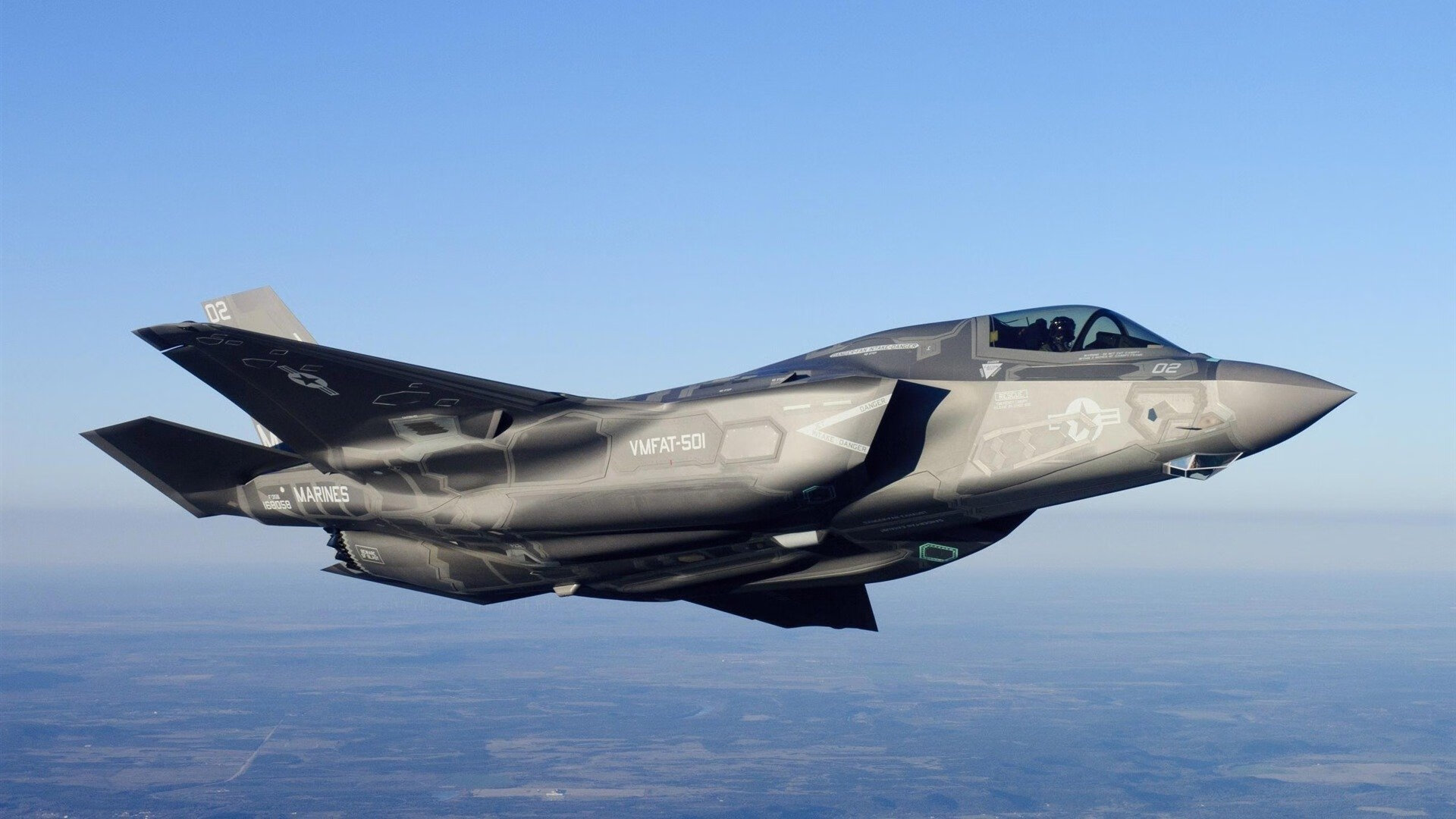 奇迹在终点线前上演，汉密尔顿的致命一击与迈凯伦的史诗逆转