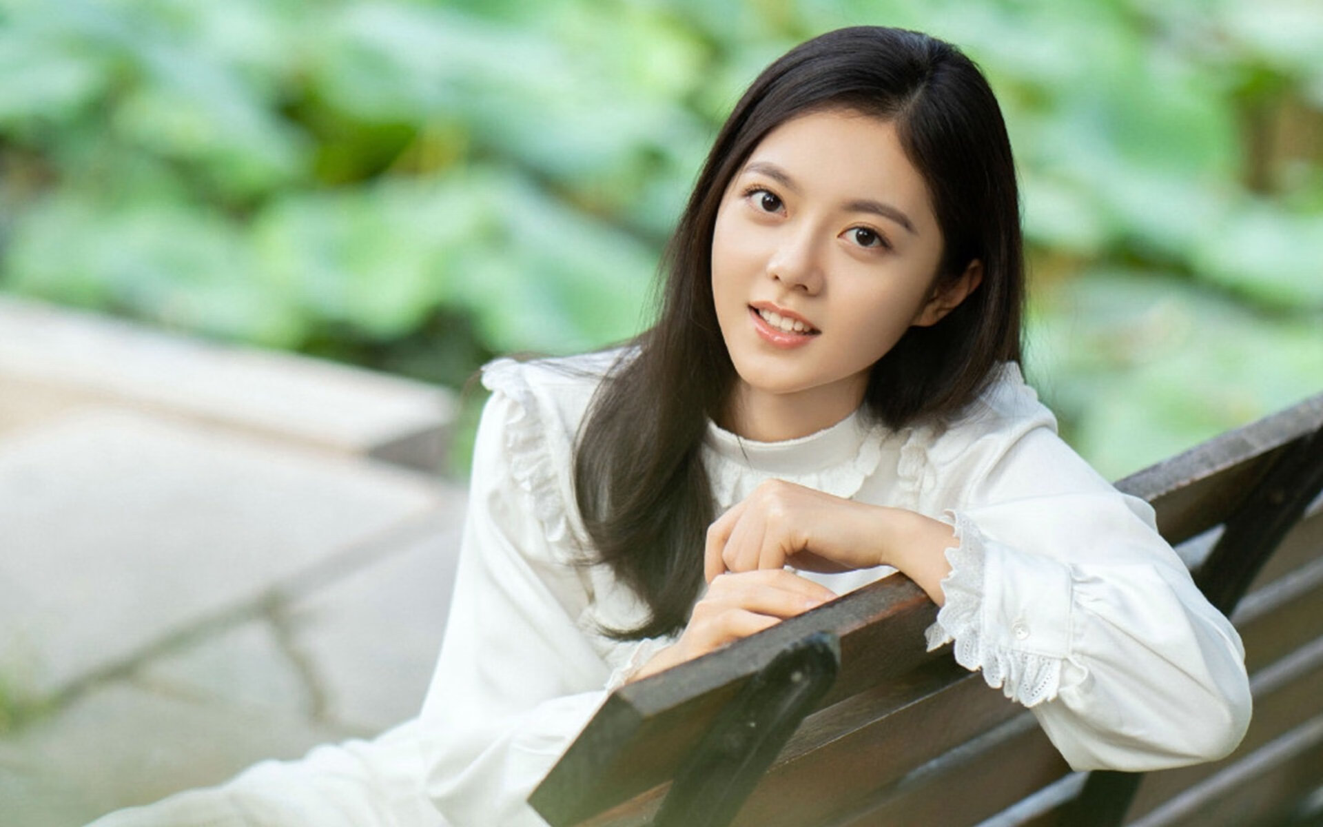 白昼将尽，神明执剑，卡马文加用一场战争重新定义中场