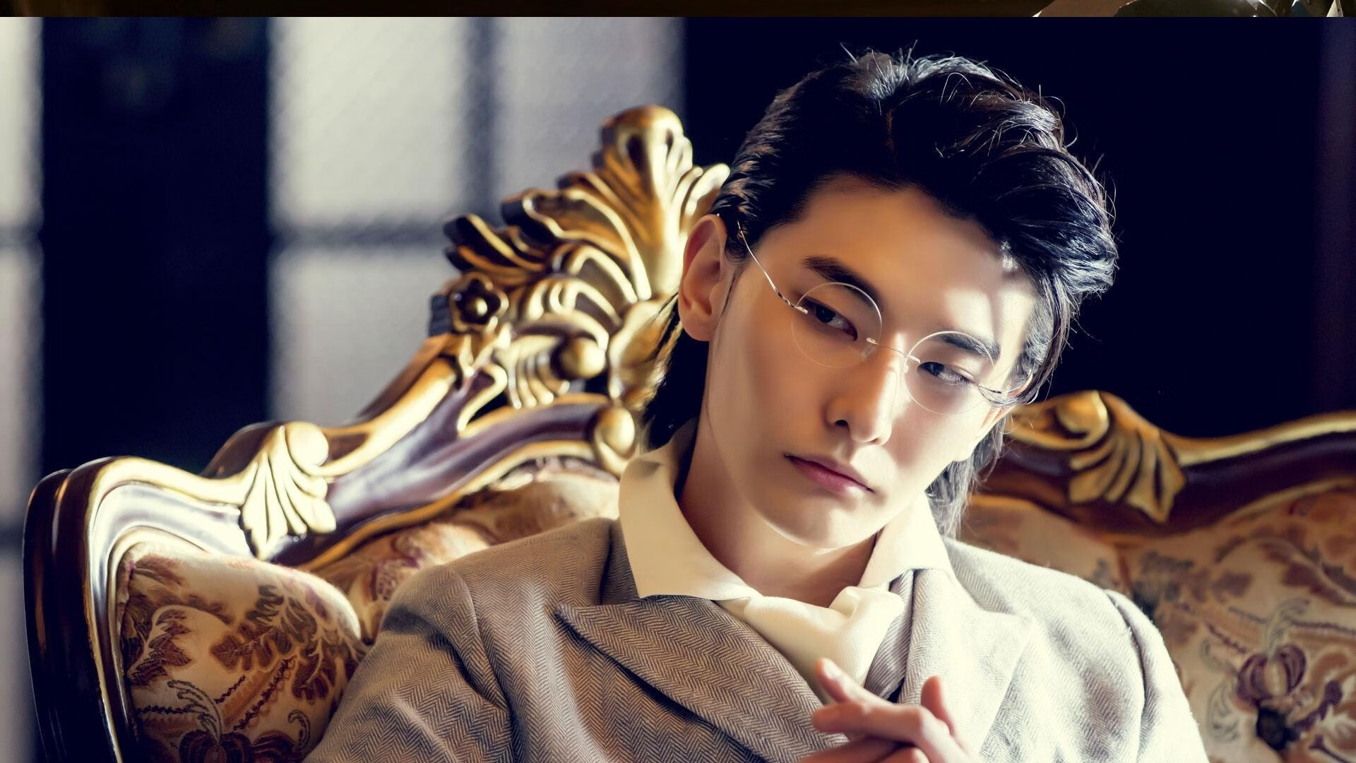 白昼将尽，神明执剑，卡马文加用一场战争重新定义中场