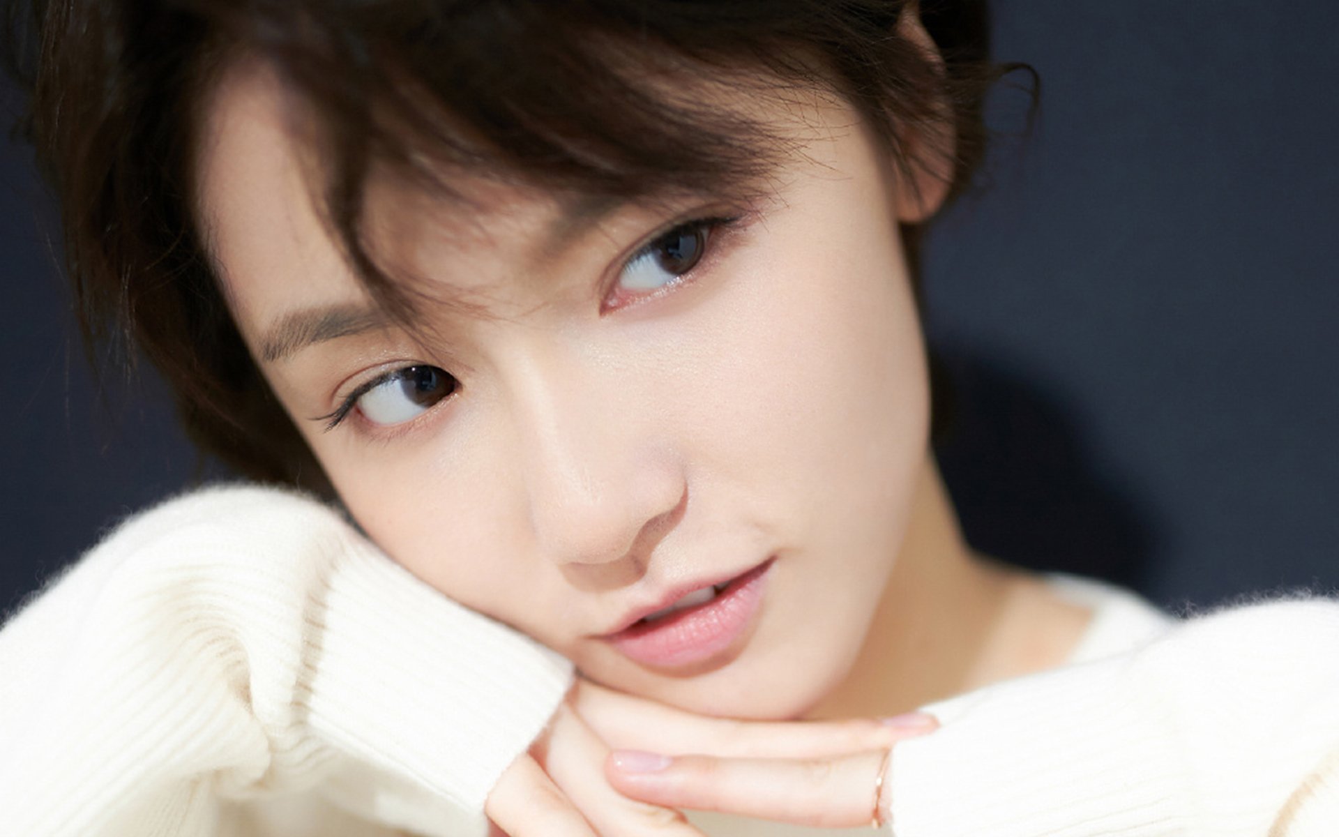 欧冠半决赛之夜,在都灵的暮色与拉各斯的晨光中,奥斯梅恩完成对两个故乡的救赎