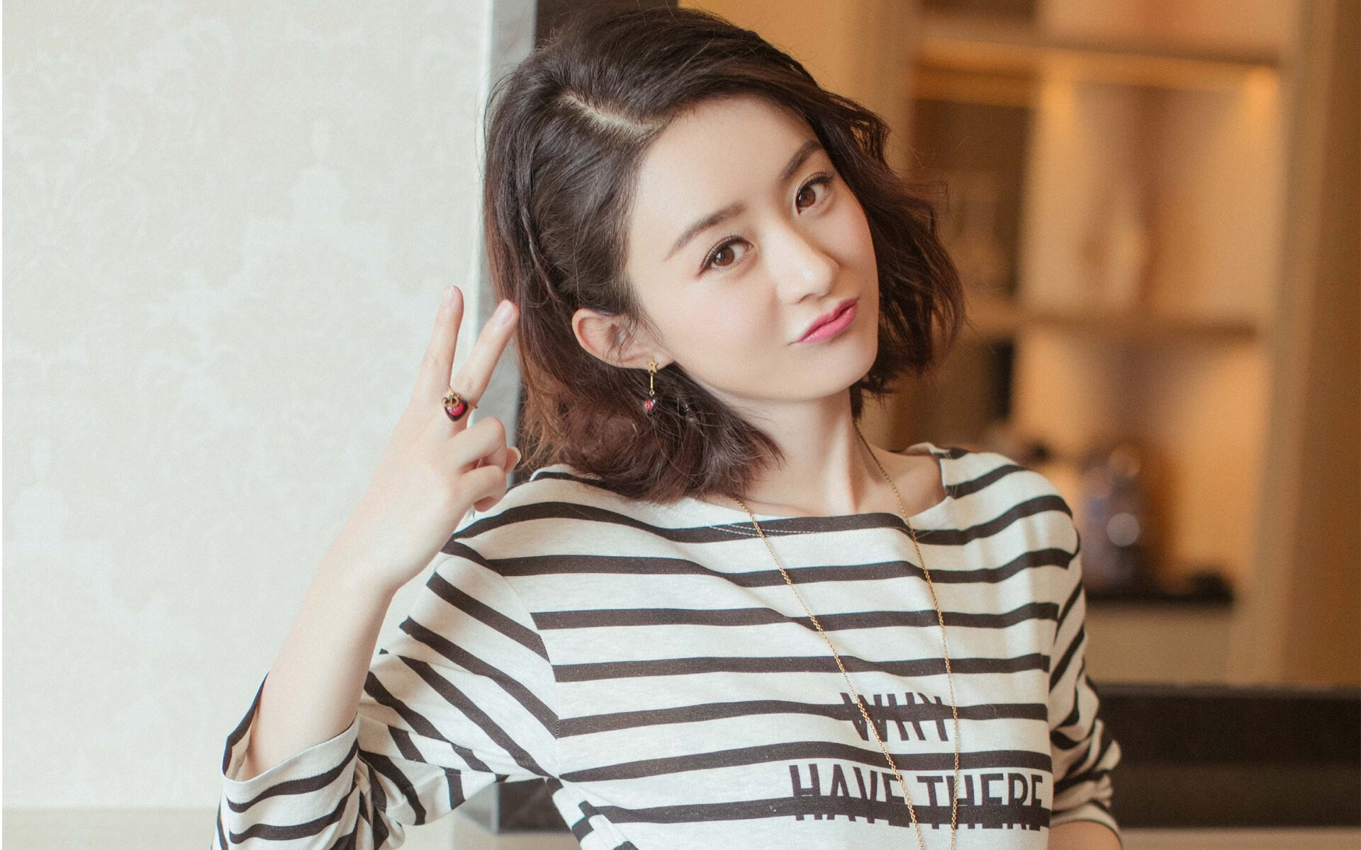 平行时空，德罗赞锈铁淬火，雷霆齿轮咬合，森林狼困于两种现代性之间